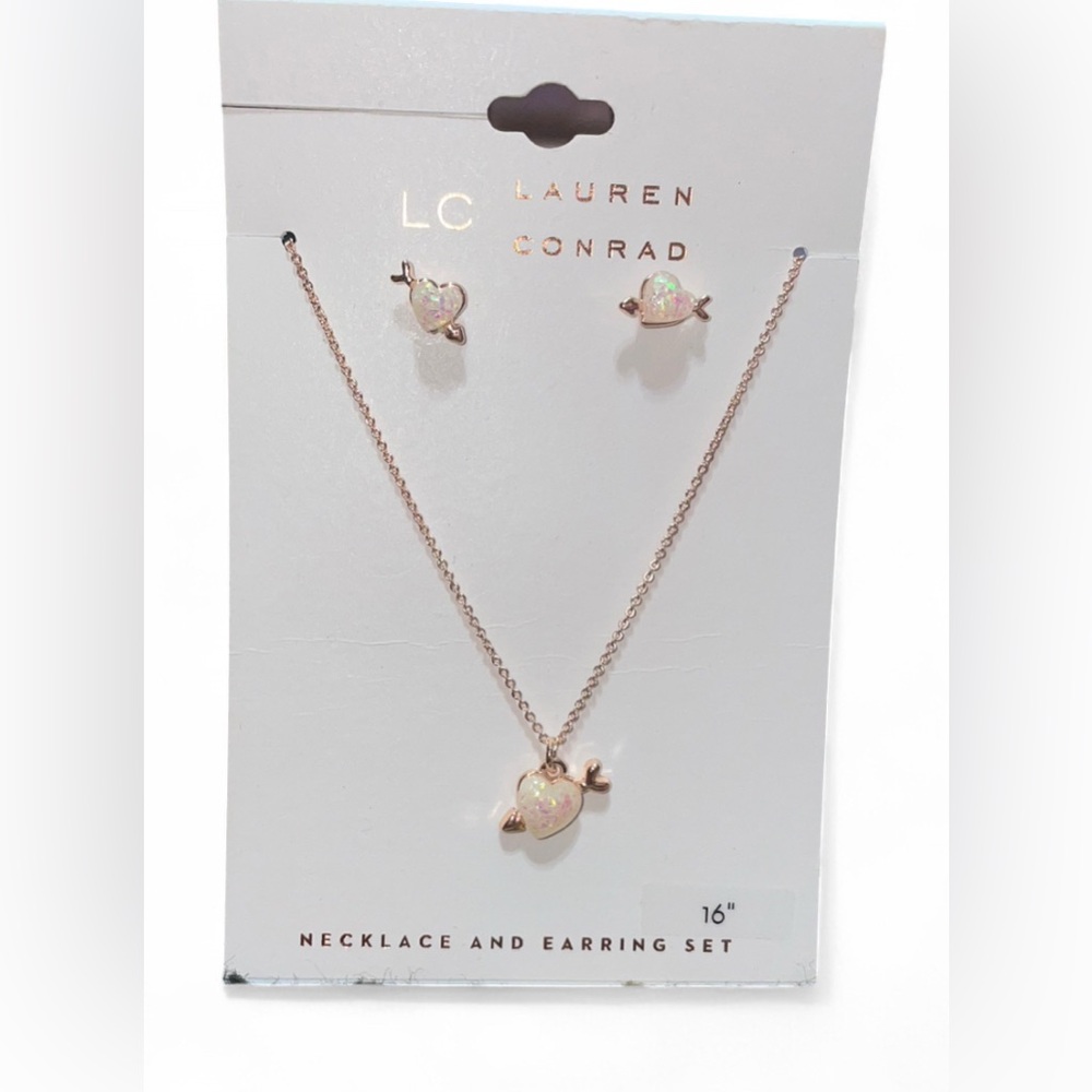 LC LAUREN CONRAD IRIDESCENT HEART SHAPED NECKLACE & EARRING SET